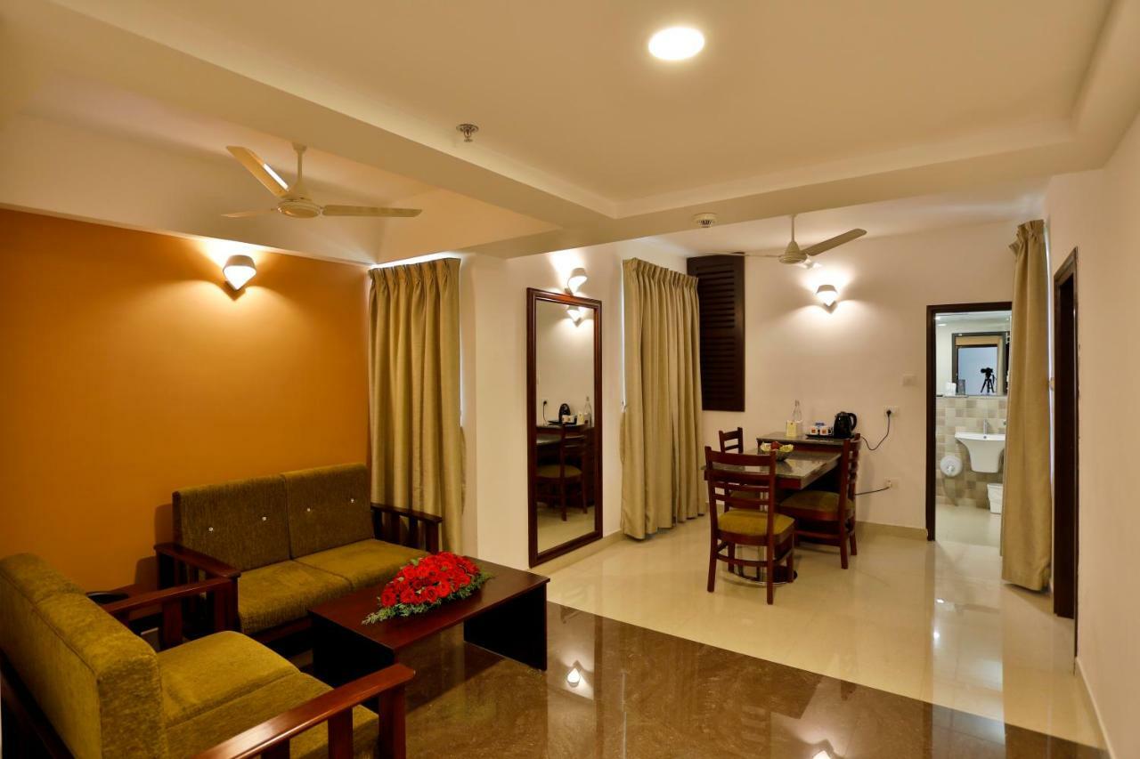 Hotel Sterling Thekkady Extérieur photo