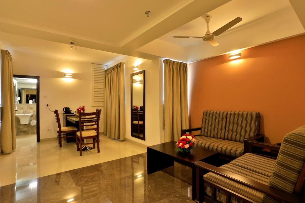 Hotel Sterling Thekkady Extérieur photo
