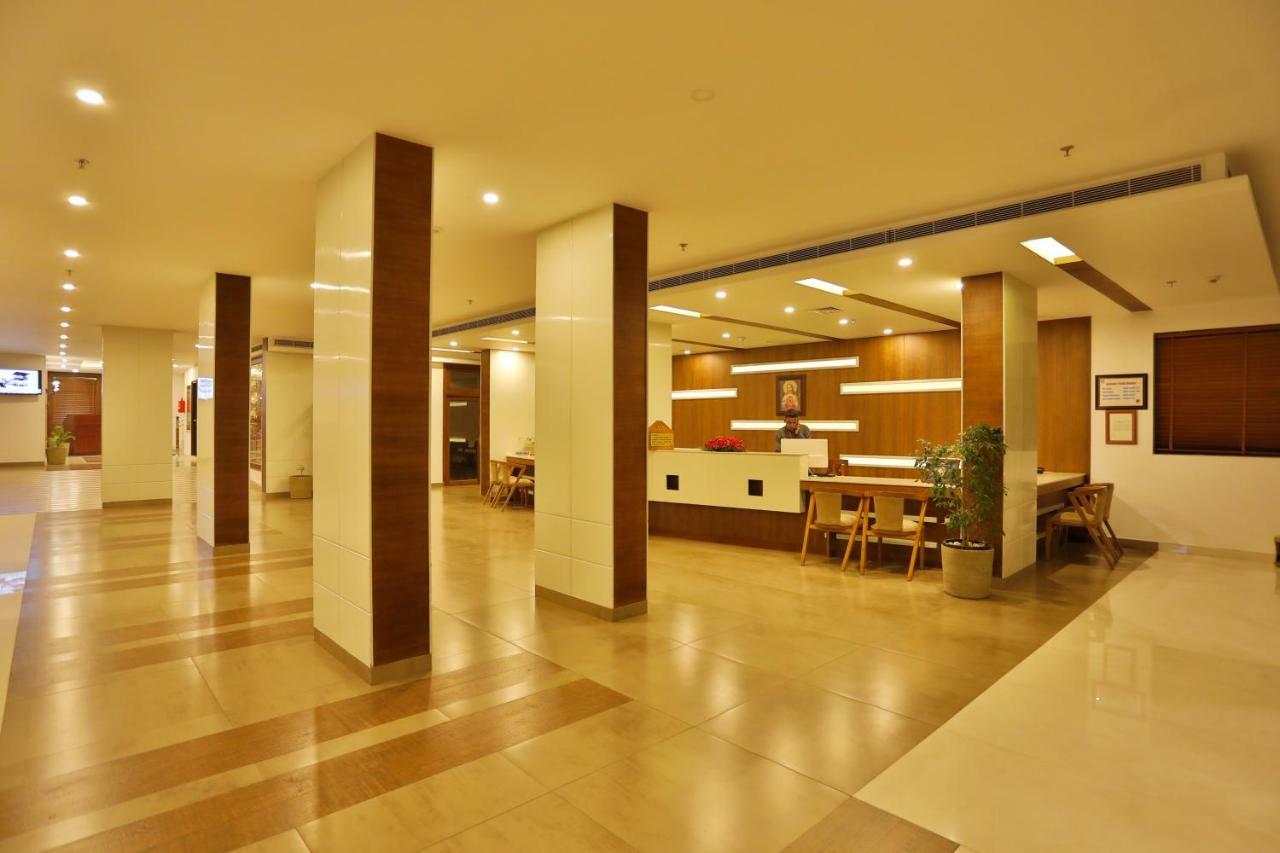 Hotel Sterling Thekkady Extérieur photo