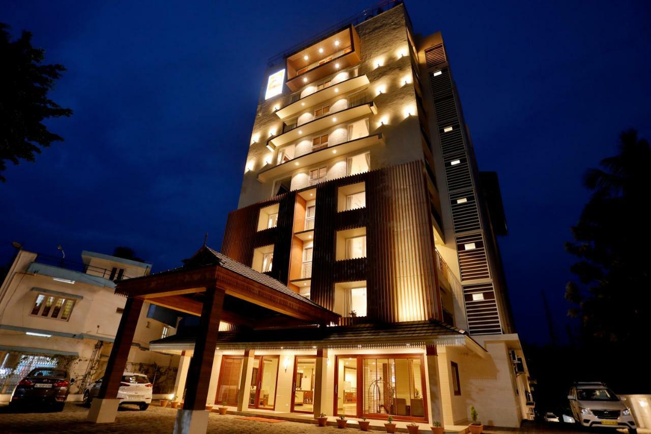 Hotel Sterling Thekkady Extérieur photo