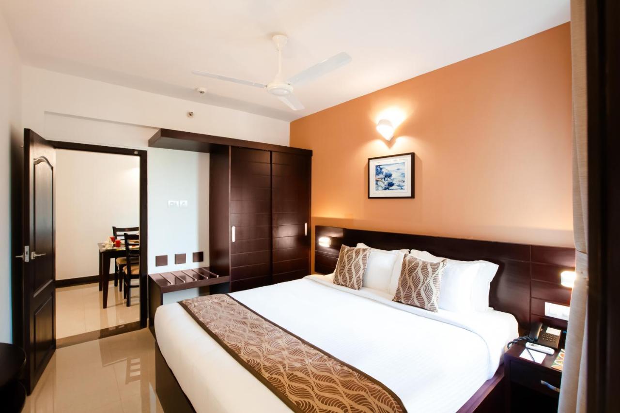 Hotel Sterling Thekkady Extérieur photo