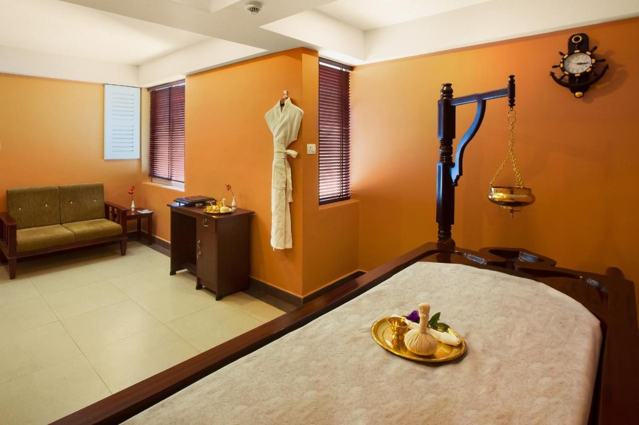Hotel Sterling Thekkady Extérieur photo