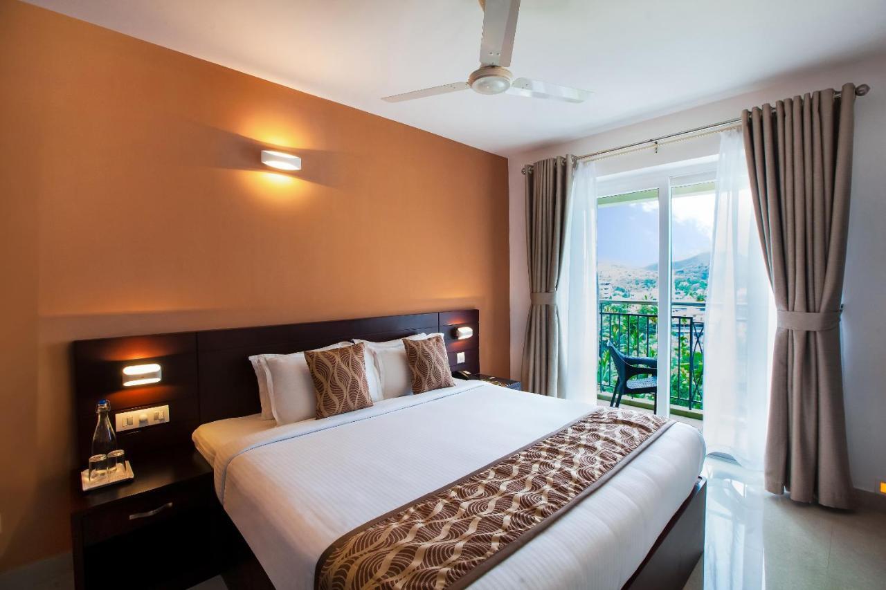 Hotel Sterling Thekkady Extérieur photo