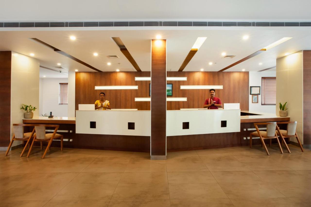 Hotel Sterling Thekkady Extérieur photo