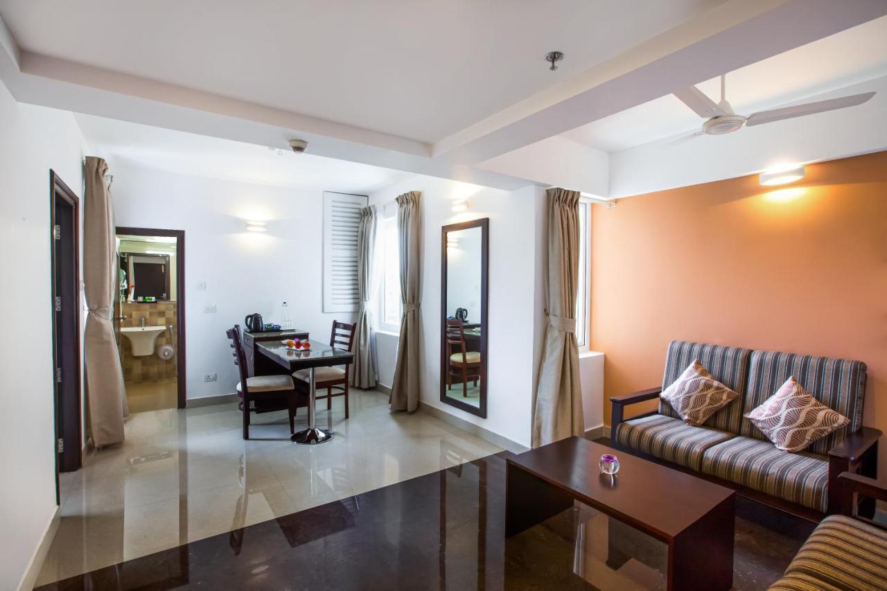 Hotel Sterling Thekkady Extérieur photo
