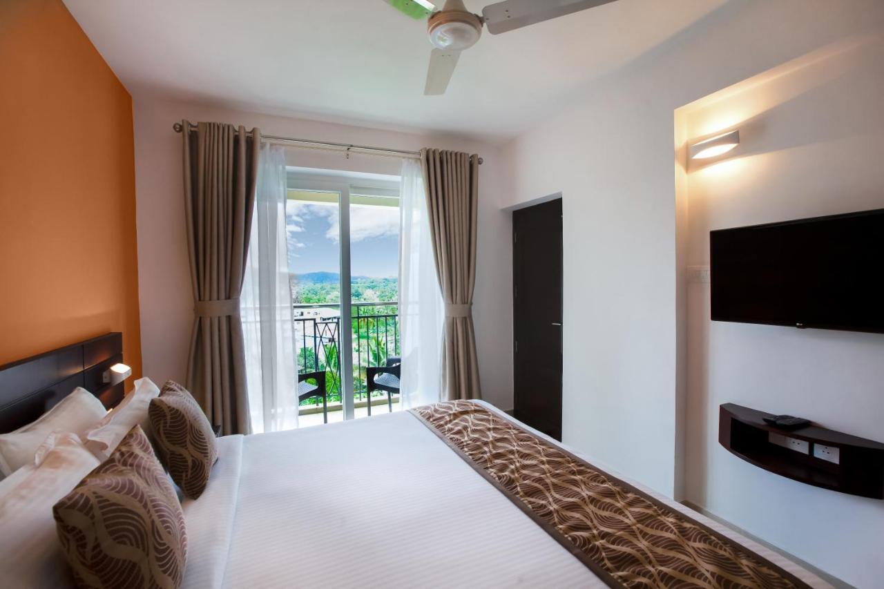 Hotel Sterling Thekkady Extérieur photo
