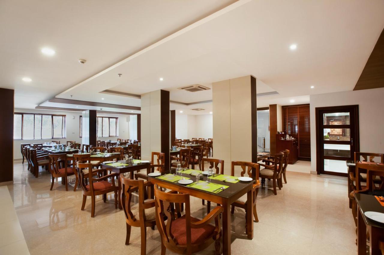 Hotel Sterling Thekkady Extérieur photo